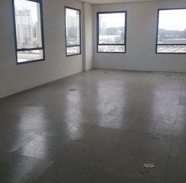 imagem · Sala à venda em Barueri, Alphaville Industrial, com 52 m², Edifício Cea