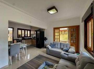 imagem · Casa à venda em Barueri, Jardim Tupanci, com 2 suítes, com 120 m², Vila Terra