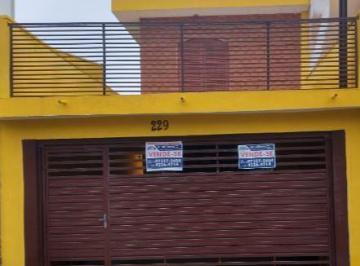imagem · Sobrado à venda em Barueri, Jardim Tupanci, com 4 quartos, com 218 m²