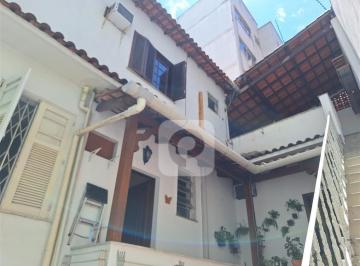 Casa · 131m² · 5 Quartos · 2 Vagas · Casa 5 quartos, sendo 2 suítes