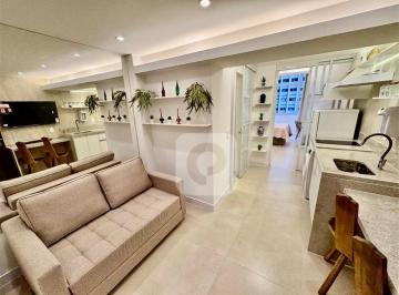 Apartamento · 32m² · 1 Quarto · Apartamento na Rio Branco de quarto e sala reformadíssimo e mobiliado
