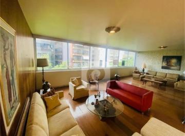 Apartamento · 250m² · 4 Quartos · 1 Vaga · Apartamento espaçoso e completo na Tijuca, juntinho Metrô.