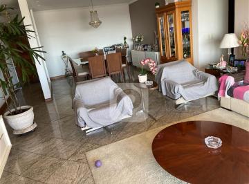 Apartamento · 172m² · 4 Quartos · 2 Vagas · Prédio cobiçado! 161m2, salão, varandas, quatro quartos , 2 vagas e infra total!