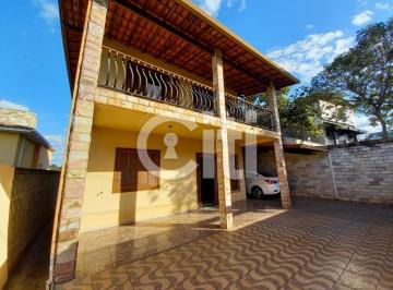 Casa · 252m² · 3 Quartos · 2 Vagas · BAIRRO LUNDCEIA
