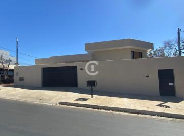 Casa · 149m² · 4 Quartos · 2 Vagas · BAIRRO JARDIM IPÊ