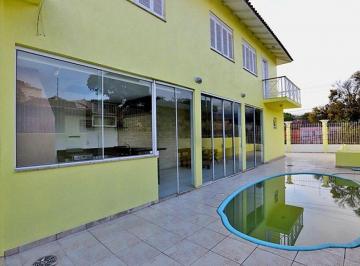 Casa · 280m² · 2 Quartos · 3 Vagas · Casa com pátio, piscina e churrasqueira, no Bairro Nonoai