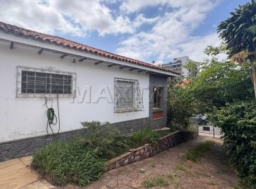 Casa · 232m² · 3 Quartos · 8 Vagas · Casa térrea no  Jardim São Paulo de 232 m²,  3 dormitórios,  8 vagas e à 400 metros do Metrô.