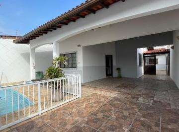 Foto 01 · Casa com edícula e piscina a venda em Itanhaém-SP