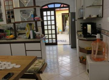 Casa · 214m² · 2 Quartos · 2 Vagas · Sobrado à venda nas imediações do Metrô Saúde.