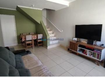 Casa · 67m² · 2 Quartos · 2 Vagas · Sobrado à venda em condomínio fechado, com 2 dormitórios e 2 vagas de garagem.
