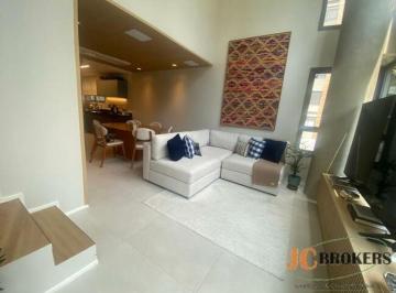 Apartamento · 91m² · 2 Quartos · 1 Vaga · Apartamento duplex reformado com 91m² de área útil