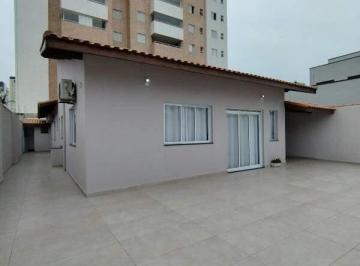 Casa · 152m² · 5 Quartos · 4 Vagas · Casa à venda com 5 quartos no bairro Centro