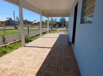 img0 · Casa com 4 Quarto(s) e 2 banheiro(s) para Alugar, 120 m² por R$ 1800 / Mês