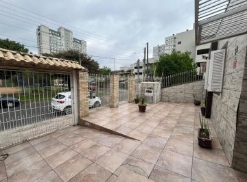 Casa · 139m² · 3 Quartos · 6 Vagas · Duas casas no mesmo terreno – conforto, espaço e excelente localização!