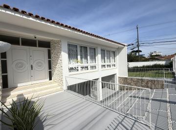 Casa · 140m² · 3 Quartos · 3 Vagas · Casa Padrão no Portão 3 Quartos sendo 1 Suíte, 3 Vagas Cobertas.