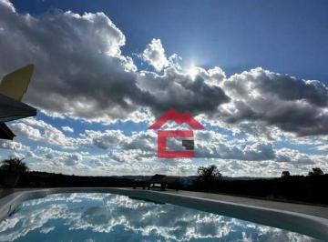 c975cf3a0c8214493a0863e051d9838fb6e806ee · Ibiúna- chácara dentro de Condomínio de alto padrão com área de 1350 m², sendo um dormitório, com mu