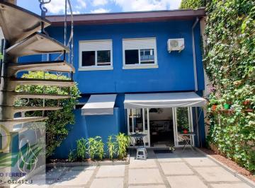 Casa · 236m² · 2 Quartos · 3 Vagas · Sobrado Reformado Semi Isolado – 236 m² | Frente 9 m – Pinheiros/SP