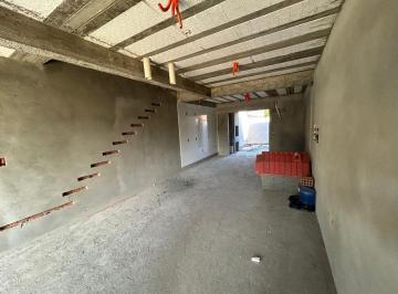 egpzcm02owiwodhindm0m2fl_md · Sobrado Geminado com 108m², possui 3 quartos e 2 vagas.
