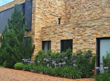 tlsqbhe2ogqzn2myotq2othk_md · Conecte-se com a Natureza Sem Abrir Mão do Conforto na Fazenda Boa Vista!