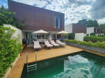 wx9cyyq2ogq0mmq2ymnhywm1_md · Casa de alto padrão em um dos endereços mais prestigiados do Brasil