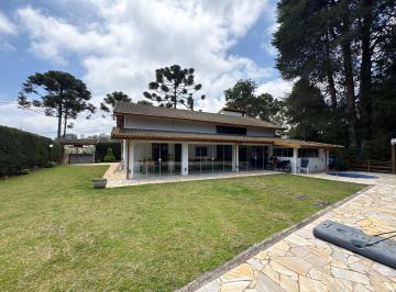 Casa de 4 quartos, Campos do Jordão · Você acaba de encontrar o seu novo lar!
