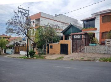 Casa · 70m² · 2 Quartos · 1 Vaga · Chalé e edícula em Terreno plano e bem localizado! Ótima oportunidade para investir!
