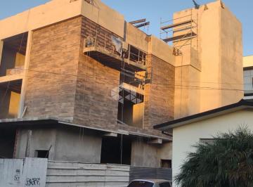 Comercial · 82m² · 2 Vagas · Sala comercial no centro de Garibaldi