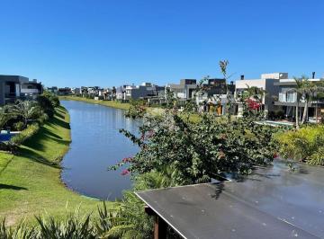 Casa · 310m² · 4 Quartos · 2 Vagas · Sobrado 4 suítes mobiliado e decorado no Condomínio Capão Ilhas Resort
