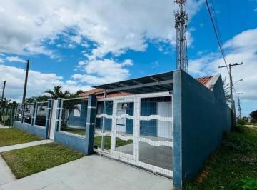 Casa · 201m² · 3 Quartos · 1 Vaga · Casa com piscina em Nova Tramandaí