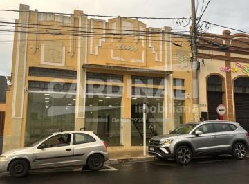 Comercial · 260m² · Imóvel comercial 260m² com Banheiros acessíveis no centro.