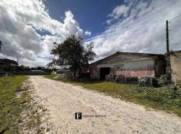 Casa · 384m² · 2 Quartos · Barracão para deposito e amplo terreno