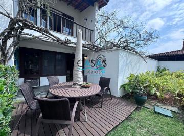 Casa · 77m² · 2 Quartos · 1 Vaga · Ótima casa 2 quartos em condomínio clube beira canal Marina Armação de Búzios
