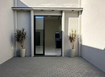 Foto 01 · Casa no Bairro Polo Club por R$ 420.000,00