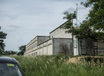 Comercial · 2000m² · Galpão em Travessão de Campos - Campos dos Goytacazes
