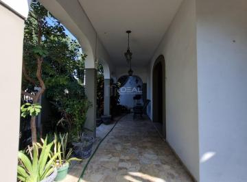 Casa · 249m² · 5 Quartos · 3 Vagas · Casa duplex em estilo colonial com 5 quartos em Campos/RJ