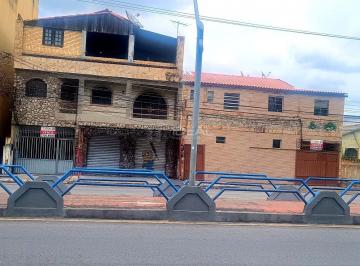 Terreno · 560m² · Vendo terreno com imóvel antigo com 560m2 na Av. 28 de Março