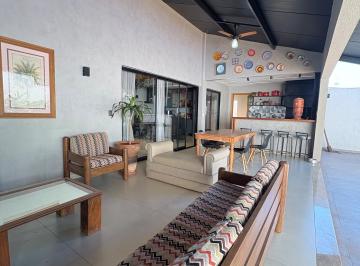 Casa · 250m² · 3 Quartos · 4 Vagas · Sobrado à venda no Rita Vieira – 250m² | 2 suítes no térreo | Rua