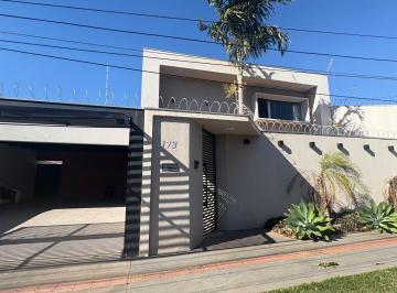 Casa · 250m² · 3 Quartos · 4 Vagas · Sobrado à venda no Rita Vieira – 250m² | 2 suítes no térreo | Rua