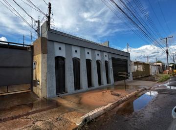 Casa · 210m² · 4 Quartos · 2 Vagas · Casa com 4 quartos e churrasqueira na Vila Alba