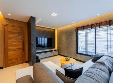 06f449be-6369-4964-bb29-f0e4c6e5871f · Agradável casa para venda em Indianópolis com 4 quartos, sendo 2 suítes, 200m²
