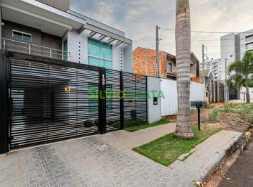 Casa · 179m² · 3 Quartos · 2 Vagas · VENDA | Sobrado, com 3 dormitórios em Jardim Petrópolis, Maringá