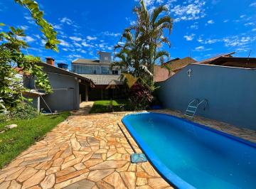 Casa · 270m² · 4 Quartos · 4 Vagas · VENDO - Sobrado com Piscina e 4 Quartos sendo 1 suíte na Região Leste
