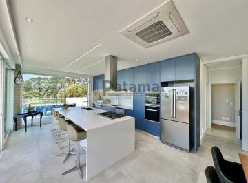 Casa · 548m² · 7 Quartos · 7 Vagas · Casa a venda com sete suítes, mobiliada, em cotia.