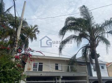 Casa · 235m² · 3 Quartos · 4 Vagas · Sobrado à Venda em Assunção, SBC: 3 Dorms, 235m² por R$950 Mil