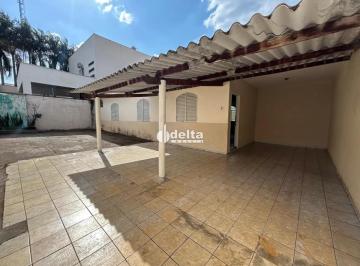 Casa · 375m² · 3 Quartos · 2 Vagas · Casa com 3 quartos sendo 1 suíte disponível para locação no bairro Tubalina em Uberlândia-MG