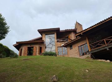 Casa · 333m² · 3 Quartos · Casa à venda em Campos do Jordão, Alto do Capivari, com 3 suítes, com 333 m²