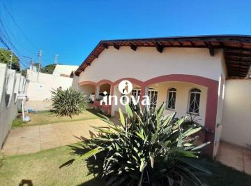 Casa · 251m² · 3 Quartos · 4 Vagas · Casa à venda, 3 quartos, 1 suíte, 4 vagas, Mercês - Uberaba/MG