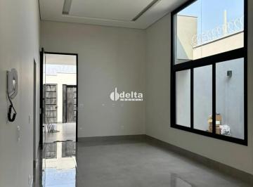Casa · 250m² · 3 Quartos · 2 Vagas · Casa residencial com 3 suítes disponível para venda no bairro Aclimação em Uberlândia - MG.