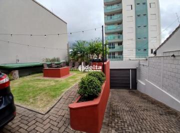 Casa · 420m² · 4 Quartos · 4 Vagas · Casa residencial com 4 suítes disponível para venda no bairro Lidice em Uberlândia - MG.