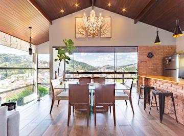 Casa · 180m² · 3 Quartos · 1 Vaga · Casa moderna com 3 quartos em Agriões, Teresópolis.